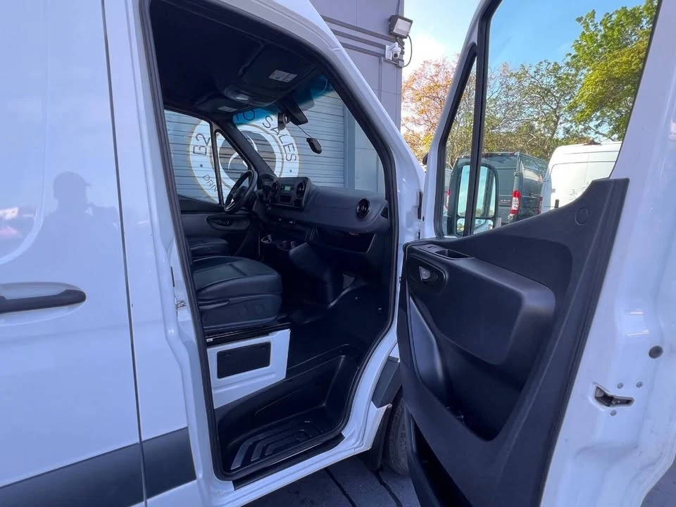 2022 Mercedes-Benz VS30 Sprinter - Image 17 of 20