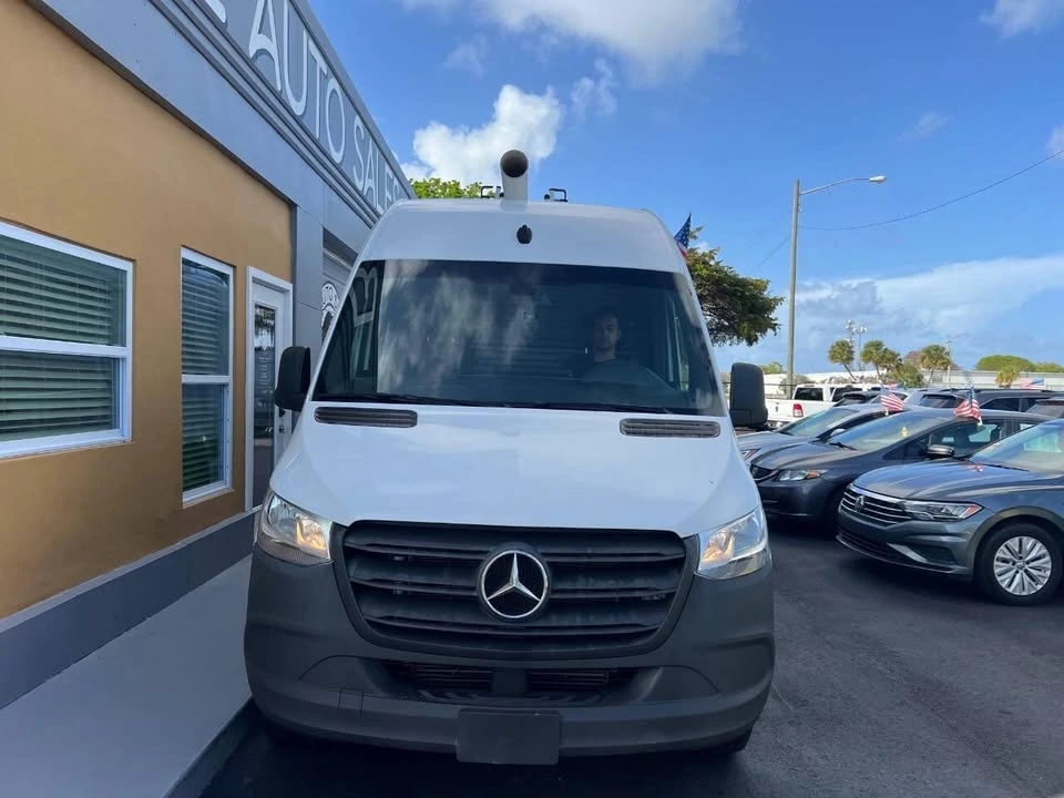 2022 Mercedes-Benz VS30 Sprinter - Image 2 of 20