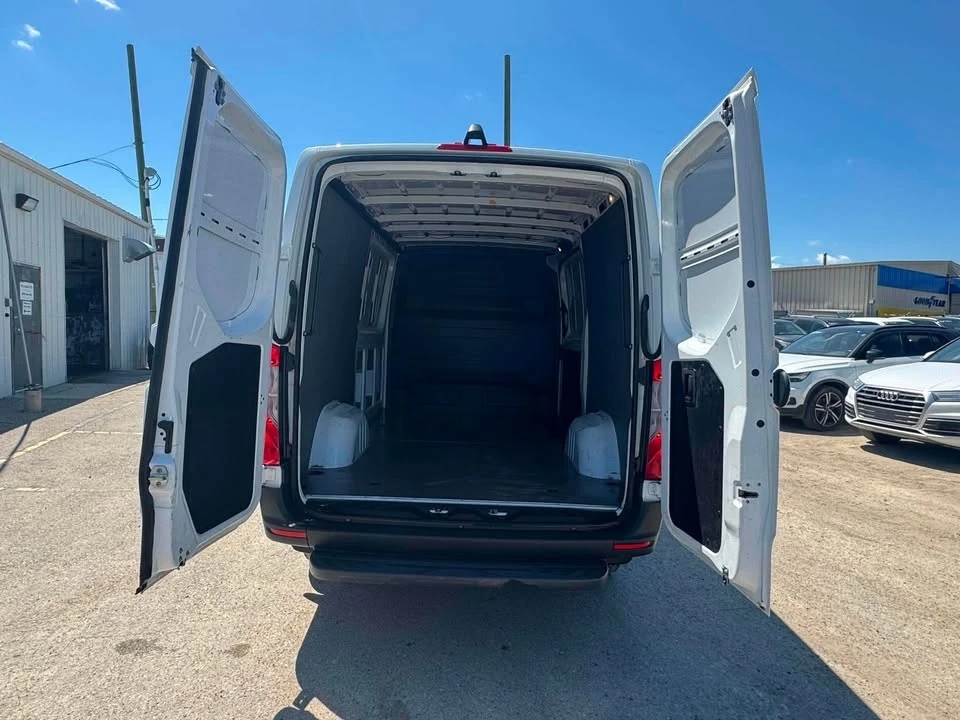 2022 Mercedes-Benz VS30 Sprinter - Image 4 of 18