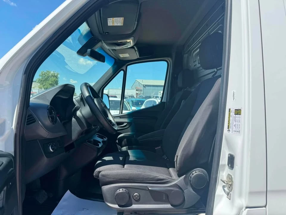 2022 Mercedes-Benz VS30 Sprinter - Image 9 of 18