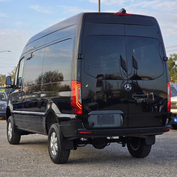 2022 Mercedes-Benz VS30 Sprinter - Image 8 of 21