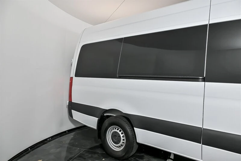 2022 Mercedes-Benz VS30 Sprinter - Image 9 of 15