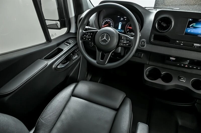 2022 Mercedes-Benz VS30 Sprinter - Image 11 of 15