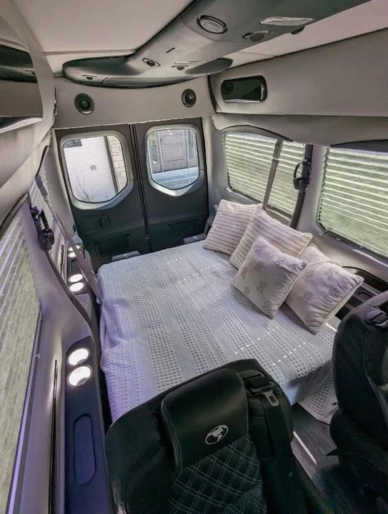 2022 Mercedes-Benz VS30 Sprinter - Image 2 of 21