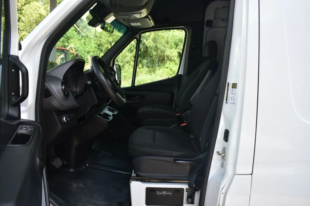 2022 Mercedes-Benz VS30 Sprinter - Image 11 of 19
