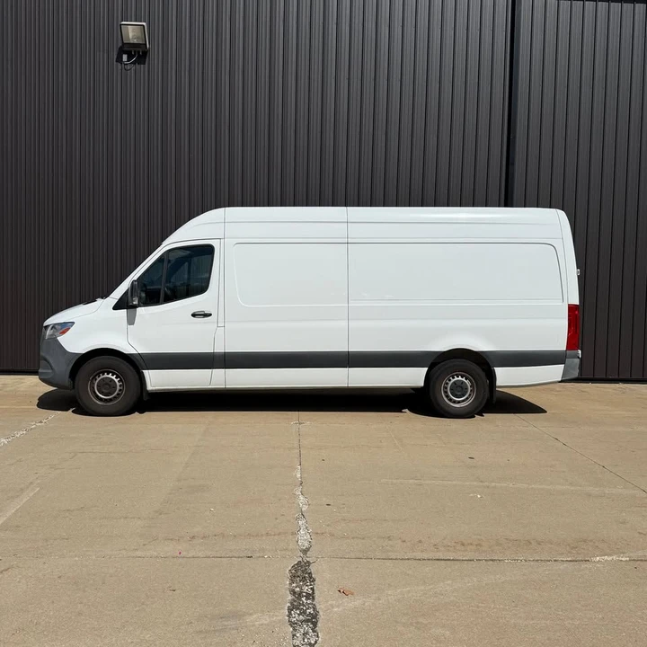 2022 Mercedes-Benz VS30 Sprinter - Image 2 of 14