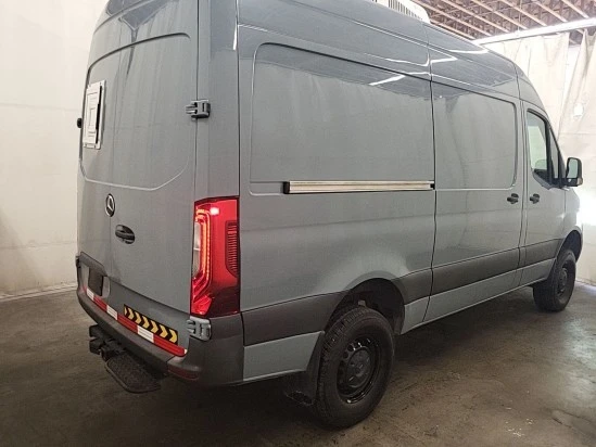 2022 Mercedes-Benz VS30 Sprinter - Image 2 of 15