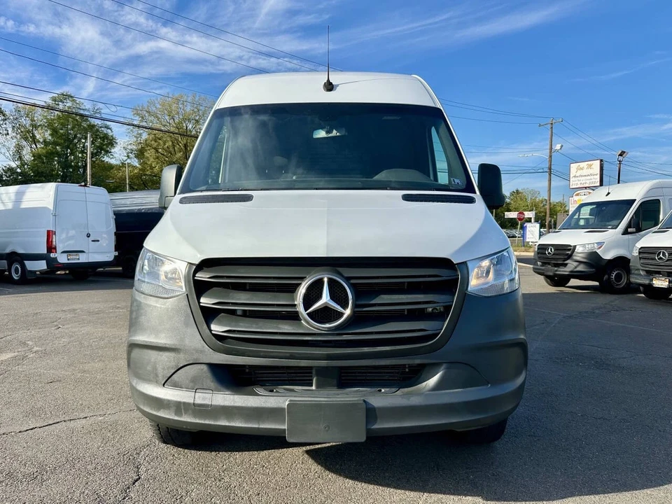2022 Mercedes-Benz VS30 Sprinter - Image 2 of 21