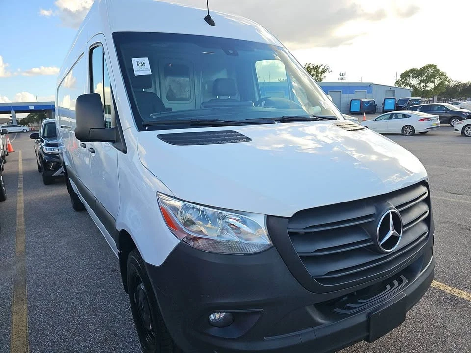 2022 Mercedes-Benz VS30 Sprinter - Image 2 of 13