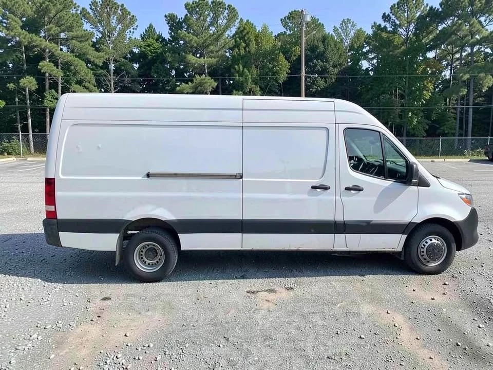 2022 Mercedes-Benz VS30 Sprinter - Image 2 of 10