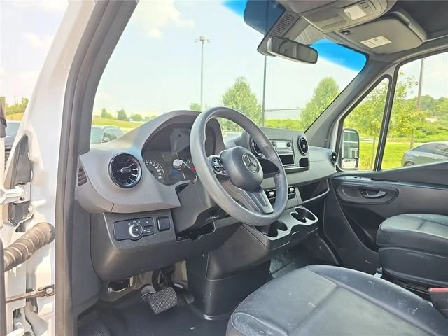 2022 Mercedes-Benz VS30 Sprinter - Image 9 of 10