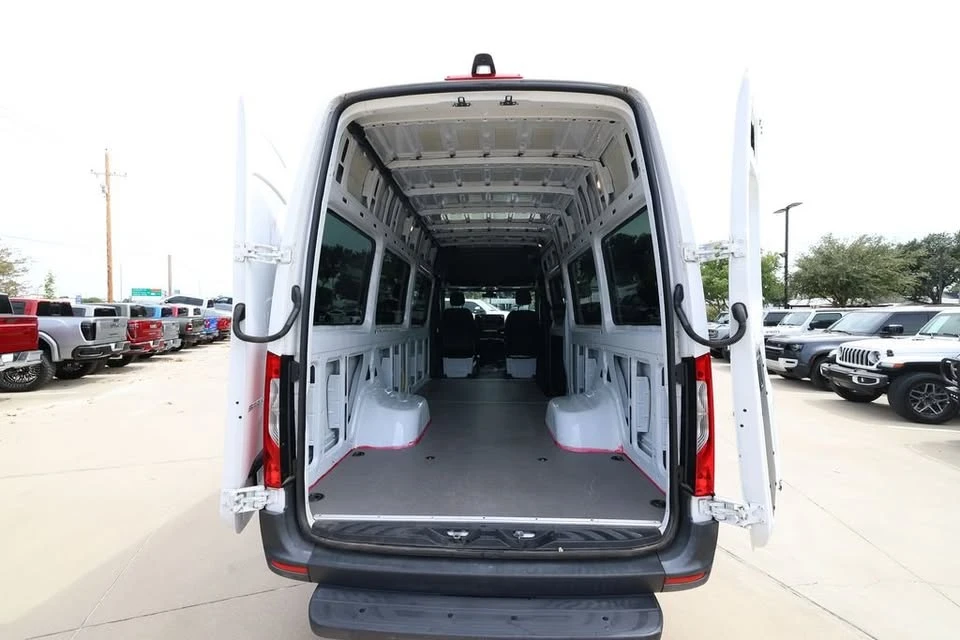 2022 Mercedes-Benz VS30 Sprinter - Image 11 of 20