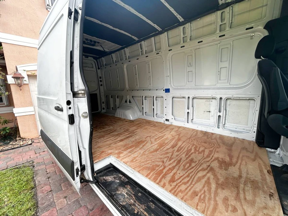 2022 Mercedes-Benz VS30 Sprinter - Image 3 of 4