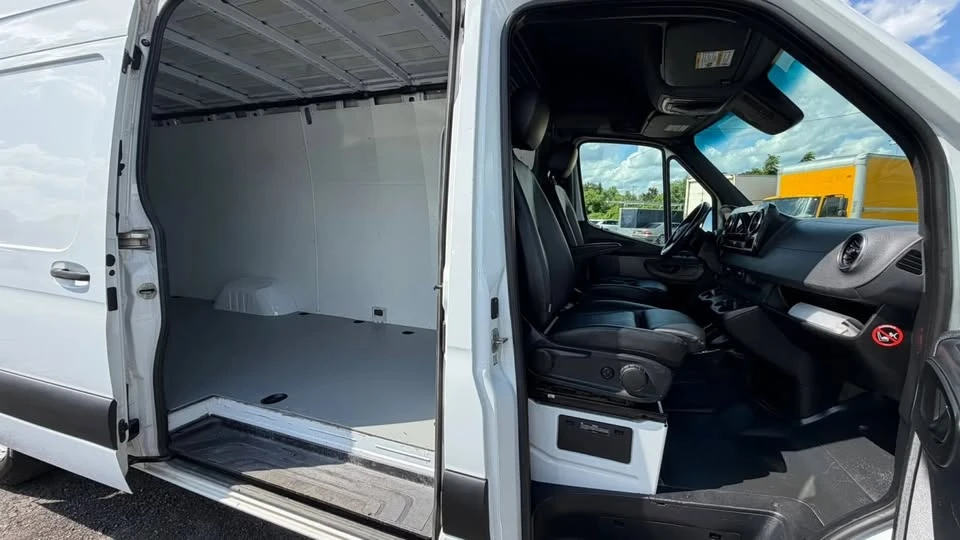 2022 Mercedes-Benz VS30 Sprinter - Image 10 of 14