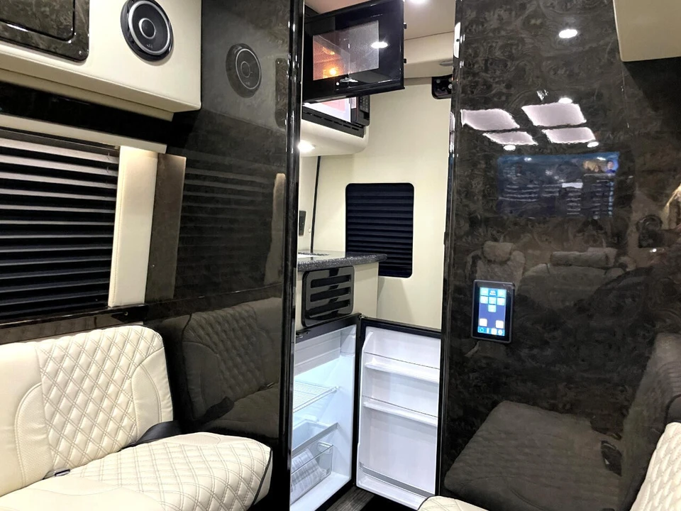 2022 Mercedes-Benz VS30 Sprinter - Image 4 of 31