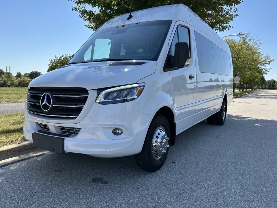 2022 Mercedes-Benz VS30 Sprinter - Image 2 of 21