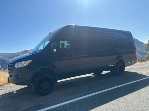 2022 Mercedes-Benz Sprinter 3500XD 170" Extended 4x4 V6 Diesel Dually