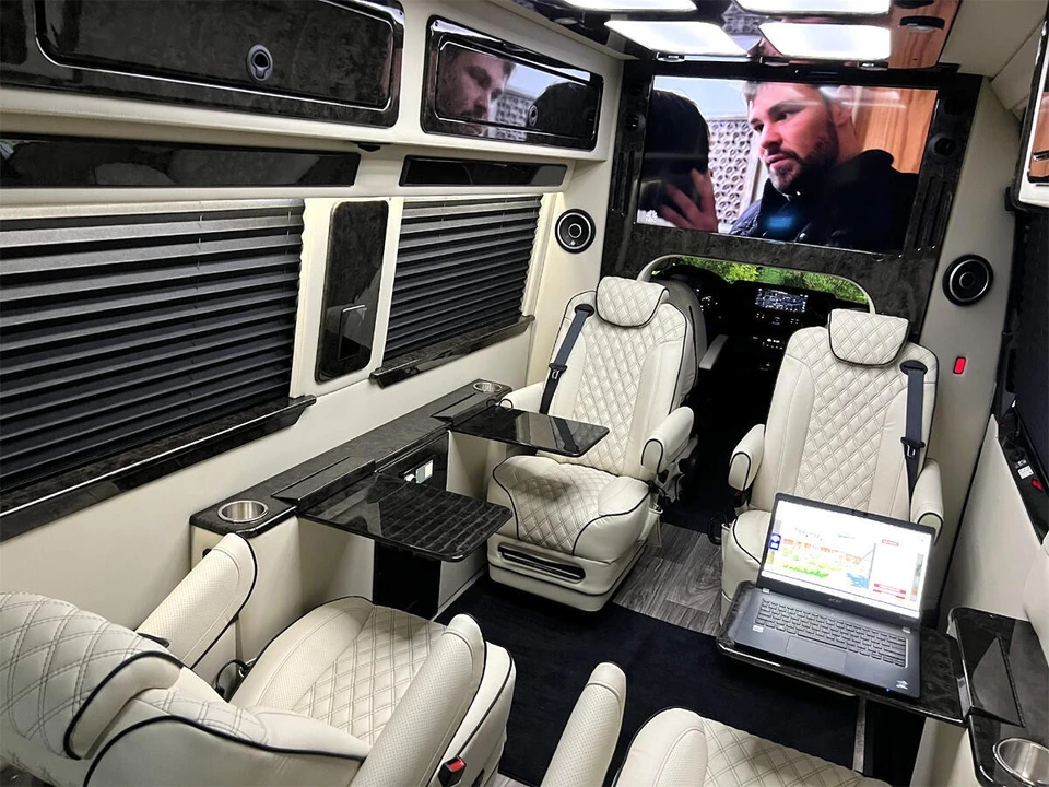 2022 Mercedes-Benz VS30 Sprinter - Image 2 of 12