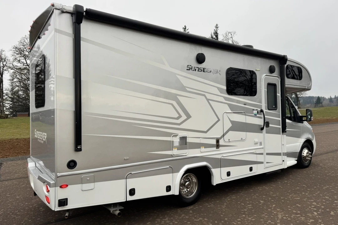 2022 Mercedes-Benz VS30 Sprinter - Image 2 of 10