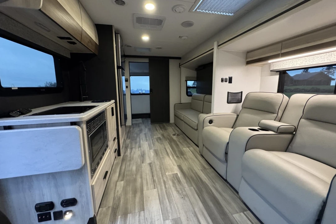 2022 Mercedes-Benz VS30 Sprinter - Image 6 of 10