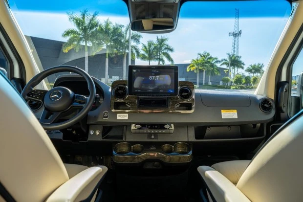 2022 Mercedes-Benz VS30 Sprinter - Image 5 of 8
