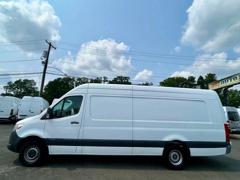 2022 Mercedes-Benz VS30 Sprinter - Image 2 of 19