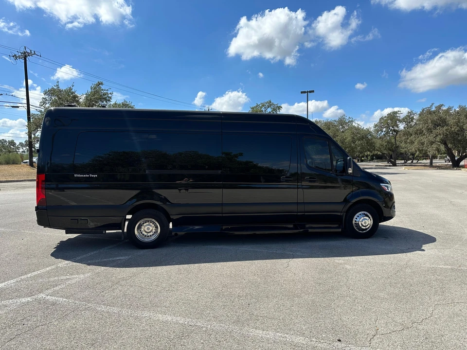 2022 Mercedes-Benz VS30 Sprinter - Image 9 of 31