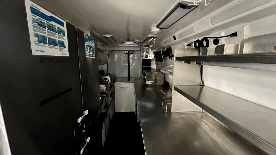 2022 Mercedes-Benz VS30 Sprinter - Image 9 of 11