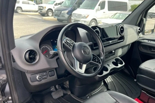 2022 Mercedes-Benz VS30 Sprinter - Image 5 of 8