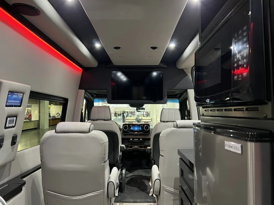 2022 Mercedes-Benz VS30 Sprinter - Image 14 of 31