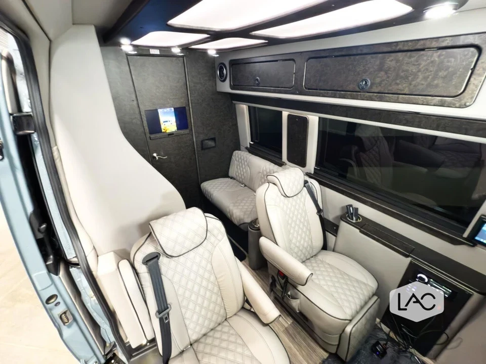 2022 Mercedes-Benz VS30 Sprinter - Image 8 of 12