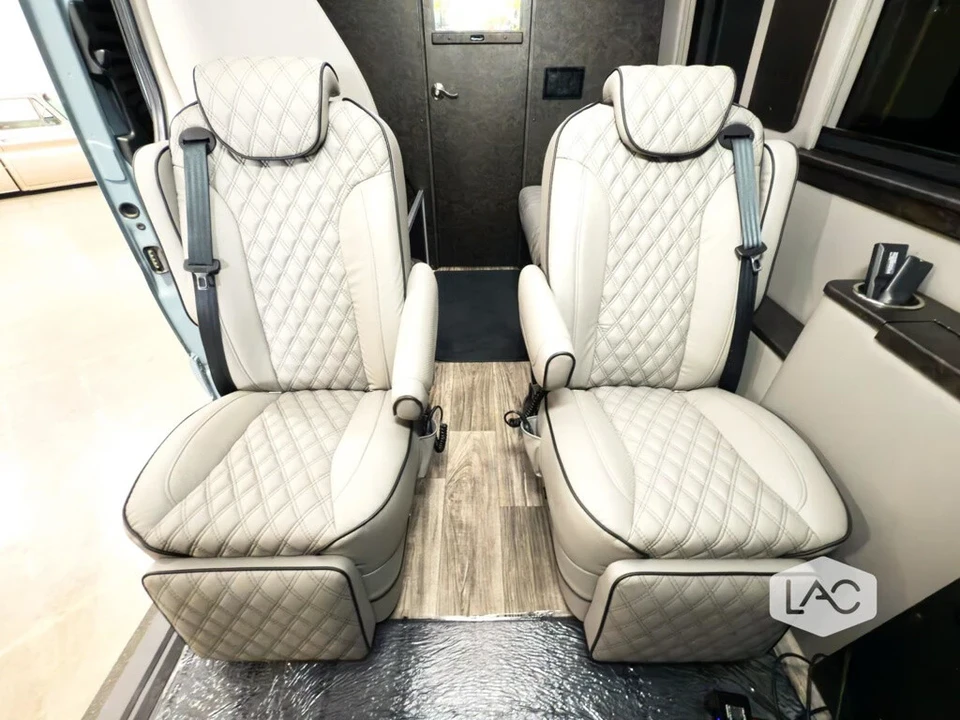 2022 Mercedes-Benz VS30 Sprinter - Image 9 of 12