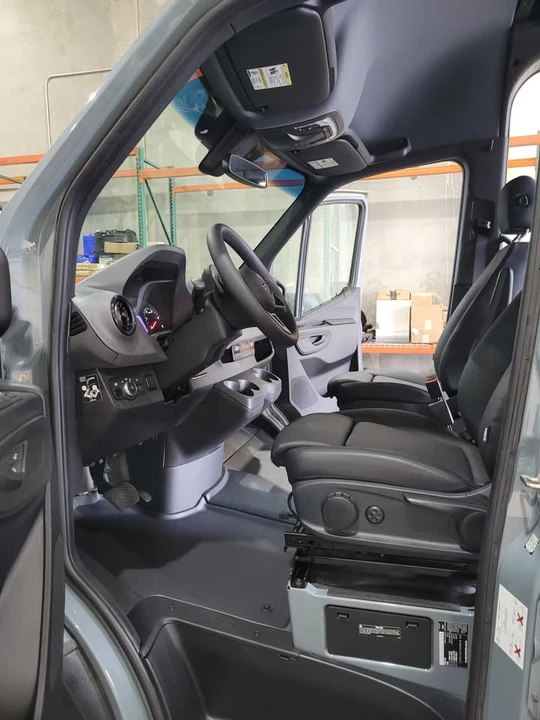 2022 Mercedes-Benz VS30 Sprinter - Image 9 of 10