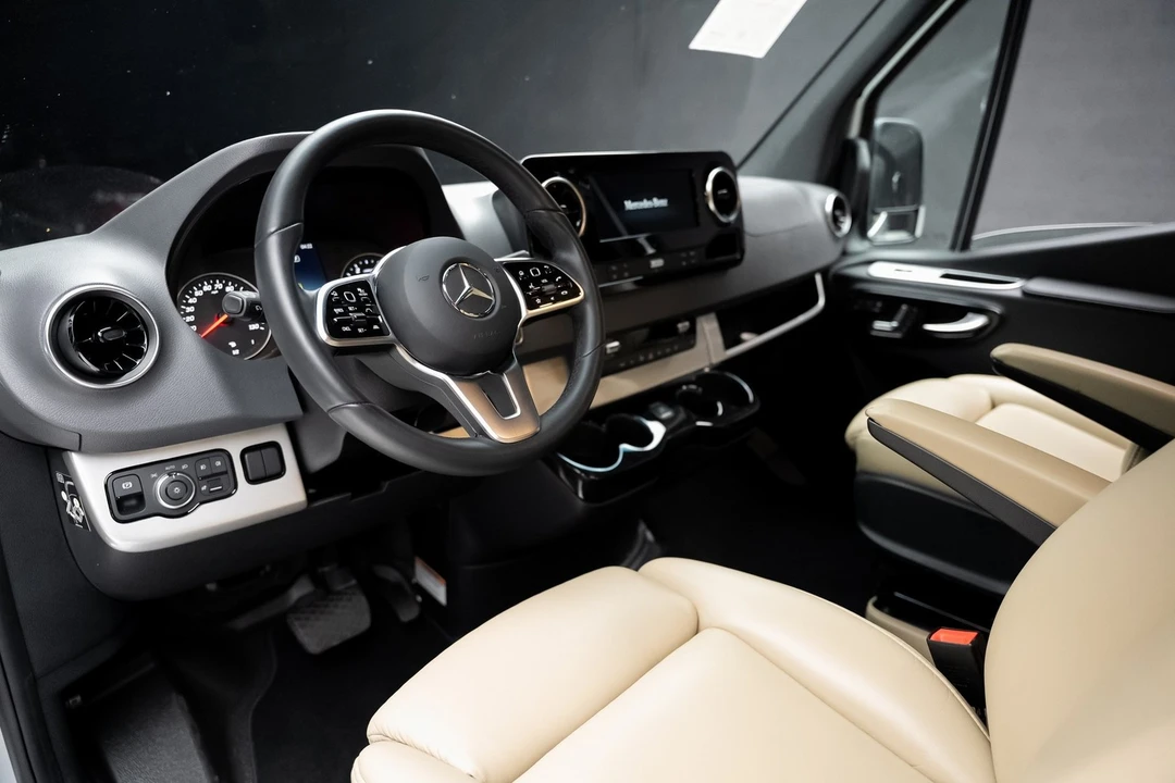 2022 Mercedes-Benz VS30 Sprinter - Image 2 of 12