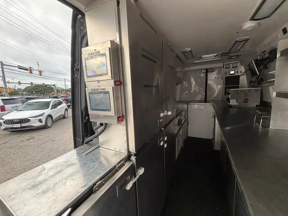 2022 Mercedes-Benz VS30 Sprinter - Image 13 of 20