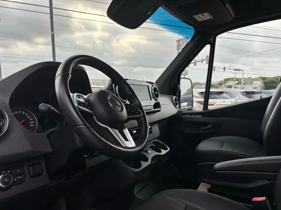 2022 Mercedes-Benz VS30 Sprinter - Image 6 of 20