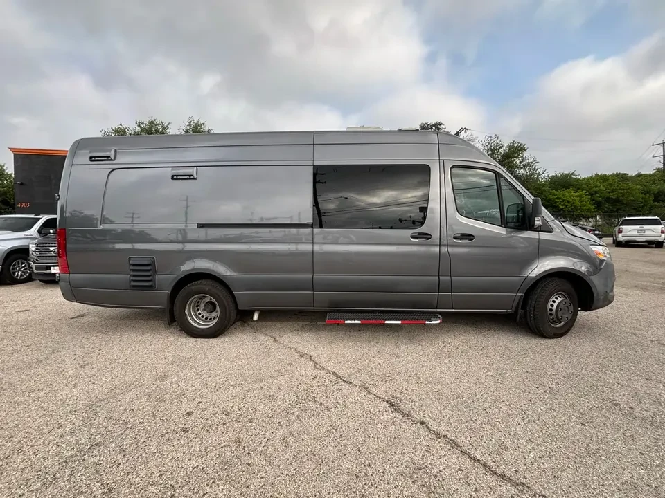 2022 Mercedes-Benz VS30 Sprinter - Image 2 of 20