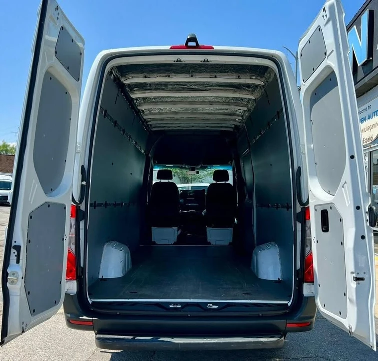 2022 Mercedes-Benz VS30 Sprinter - Image 9 of 20
