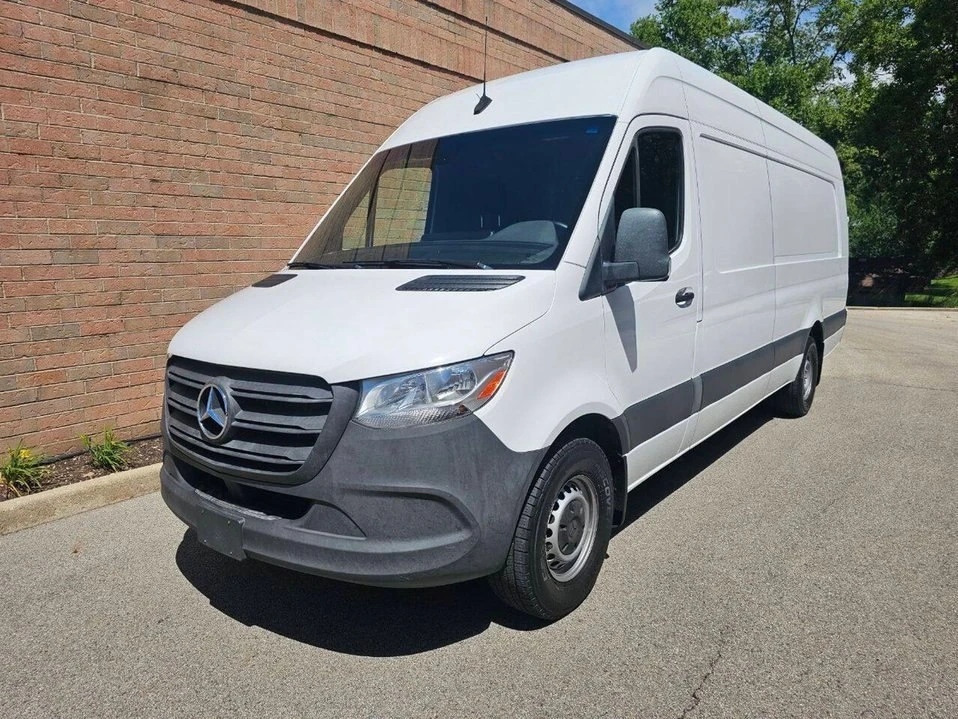 2022 Mercedes-Benz VS30 Sprinter - Image 2 of 15
