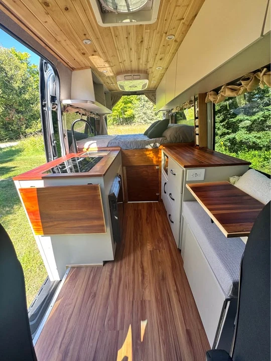 2022 Mercedes-Benz VS30 Sprinter - Image 6 of 17
