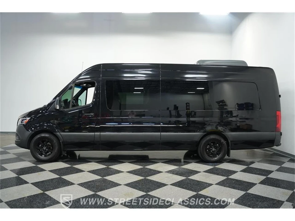 2022 Mercedes-Benz VS30 Sprinter - Image 2 of 31