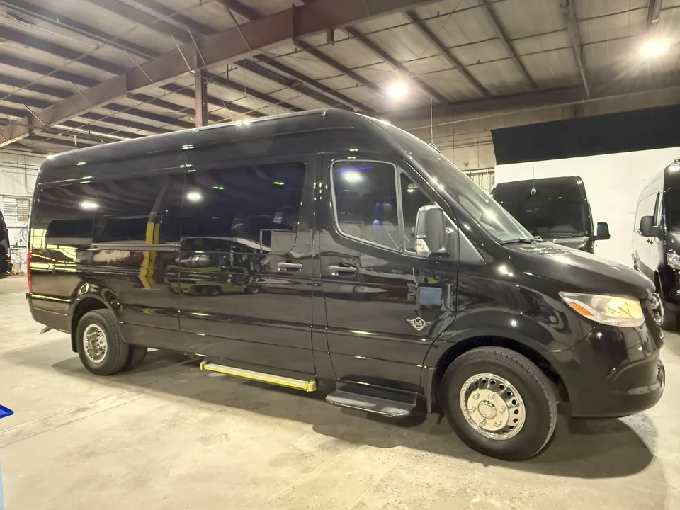 2022 Mercedes-Benz VS30 Sprinter - Image 4 of 15