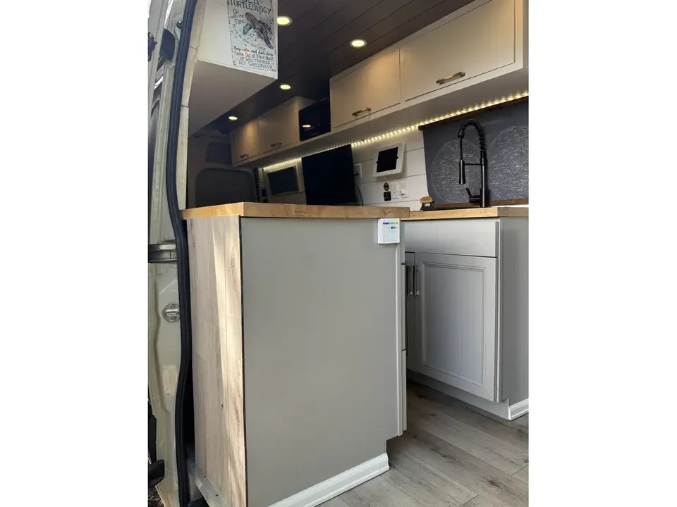 2022 Mercedes-Benz VS30 Sprinter - Image 15 of 17