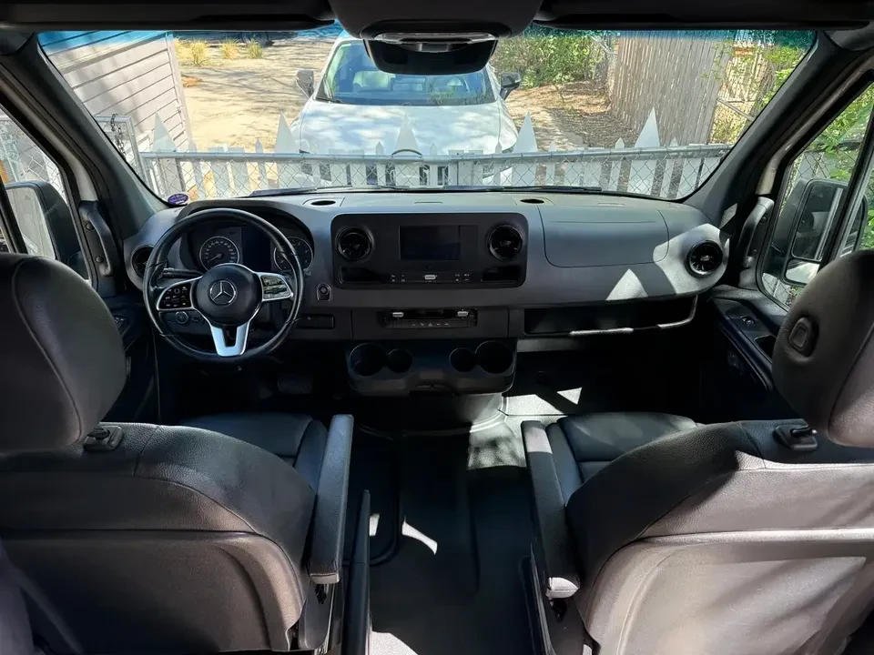 2022 Mercedes-Benz VS30 Sprinter - Image 9 of 17