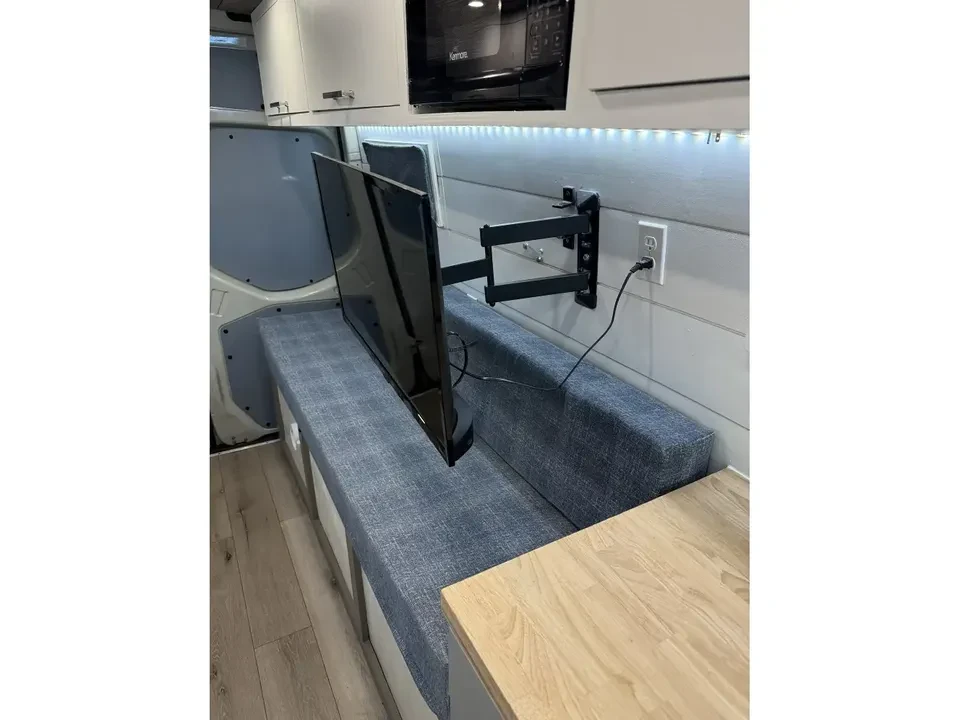 2022 Mercedes-Benz VS30 Sprinter - Image 4 of 17