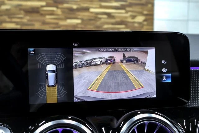2022 Mercedes-Benz EQB - Image 13 of 18