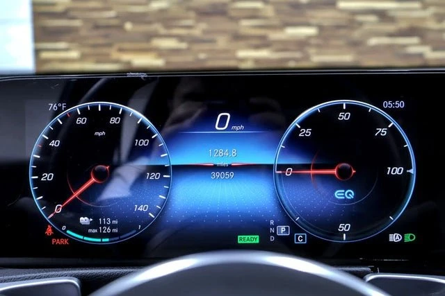2022 Mercedes-Benz EQB - Image 12 of 18