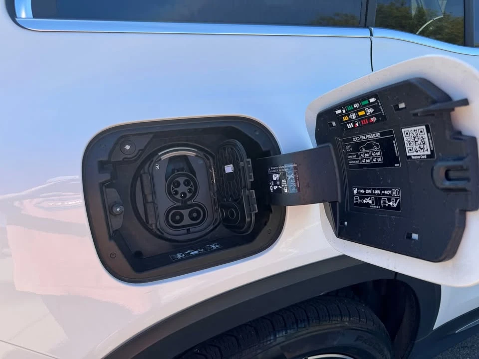 2022 Mercedes-Benz EQB - Image 9 of 20