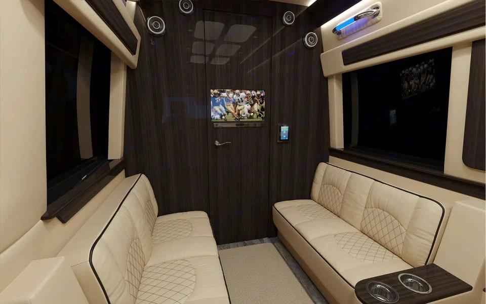 2022 Mercedes-Benz VS30 Sprinter - Image 3 of 10