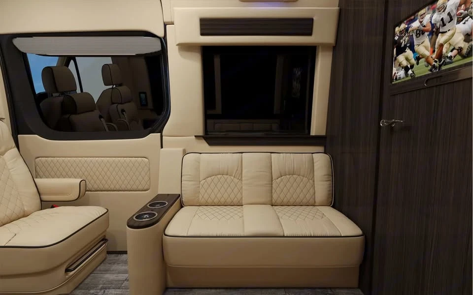 2022 Mercedes-Benz VS30 Sprinter - Image 5 of 10